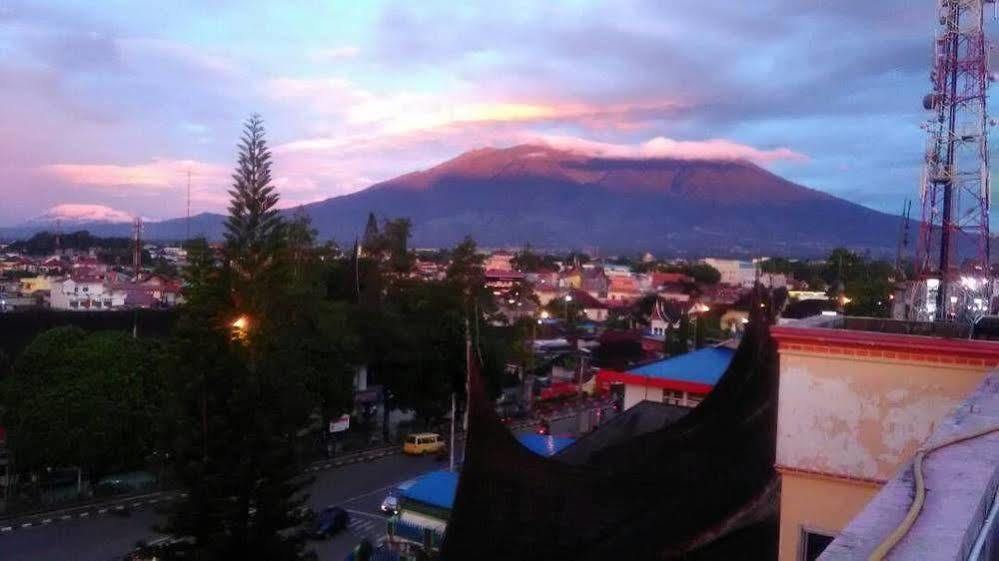 Hotel Yuriko Bukittinggi Exterior foto
